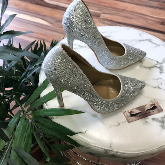 ‼️ Silver Diamond Pointed Toe Pumps Heels - Picture 3 of 8